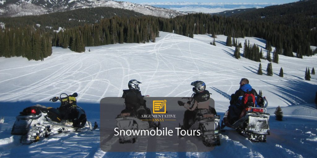 Yellowstone National Park Winter Snowmobile Safaris